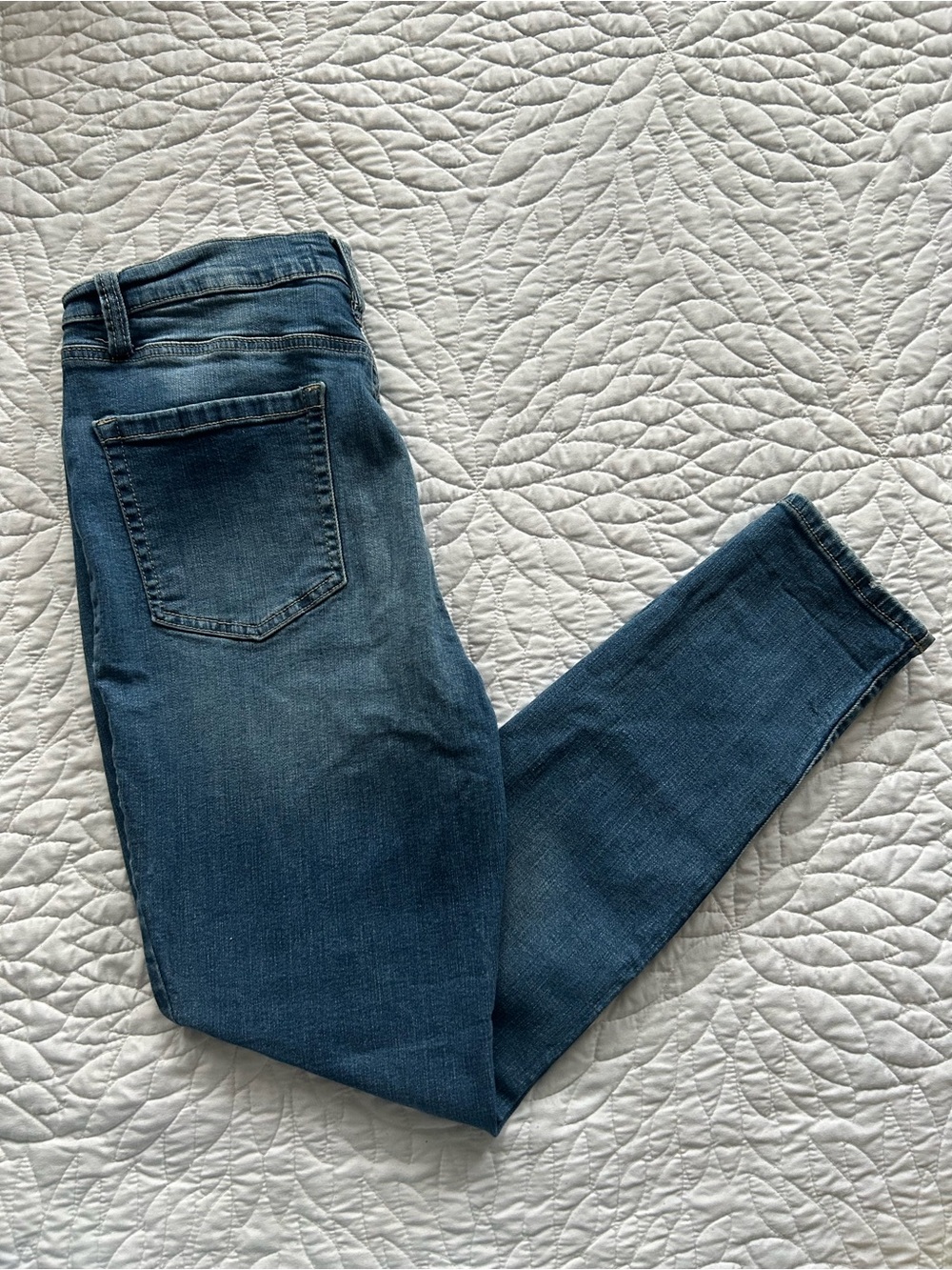 Aero Skinny Jeans Medium Wash Blue Size 28 Excellent  Condition